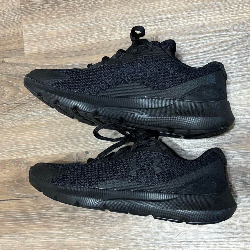 Under Armour Women’s Black Athletic Sneakers